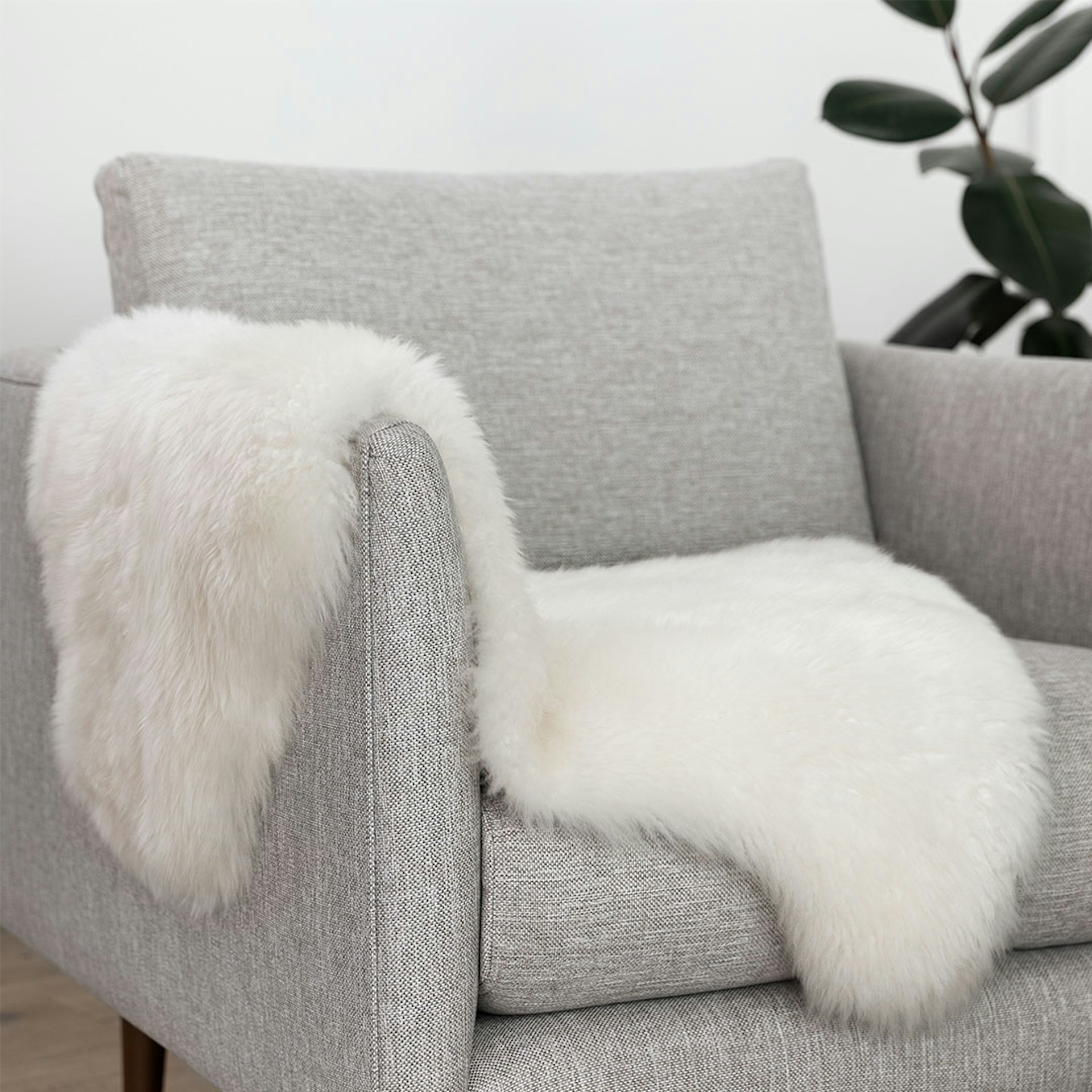 Lanna 2 x 3 Sheepskin Throw - Ivory 3 Lanna 2 x 3 Sheepskin Throw - Ivory