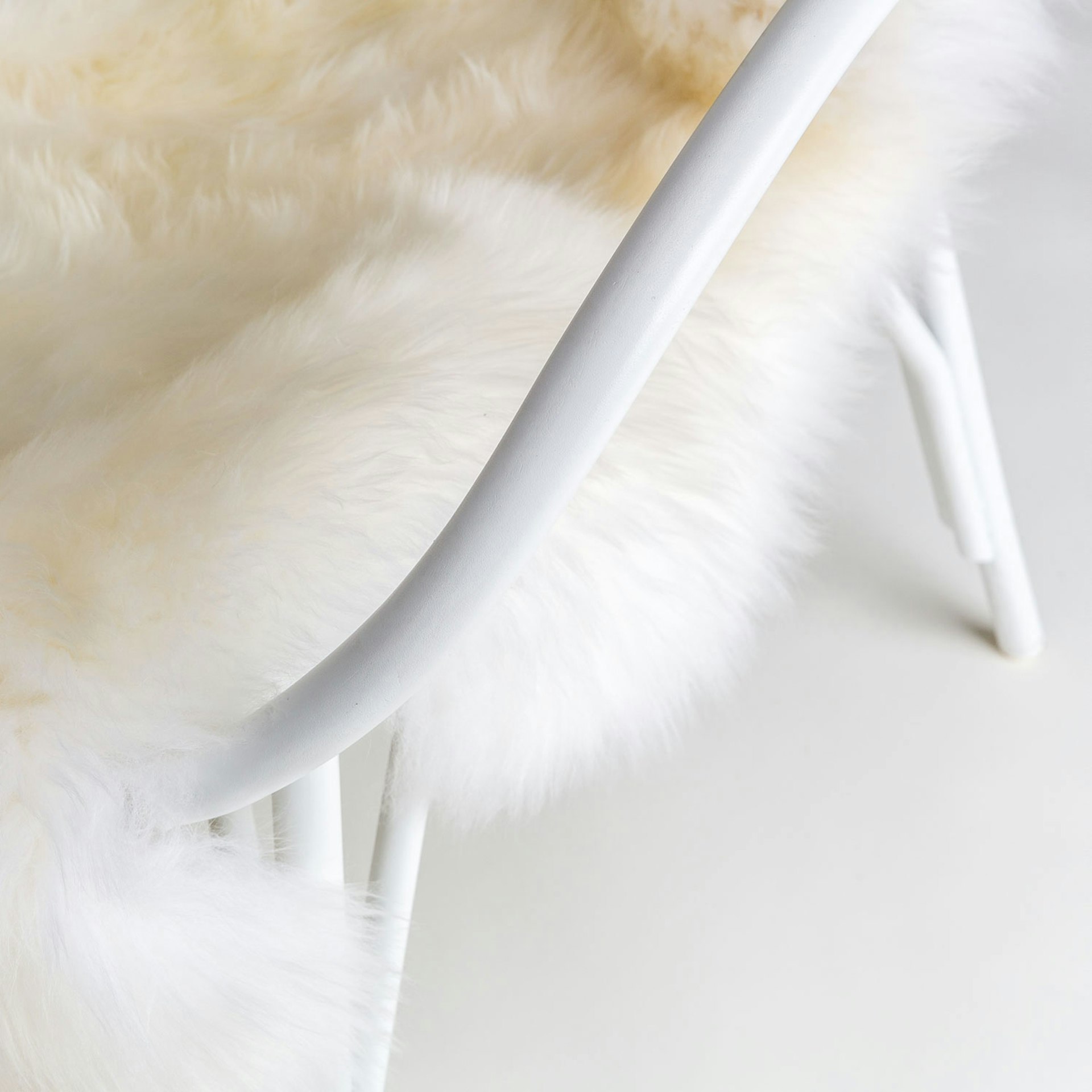 Lanna 2 x 3 Sheepskin Throw - Ivory 4 Lanna 2 x 3 Sheepskin Throw - Ivory