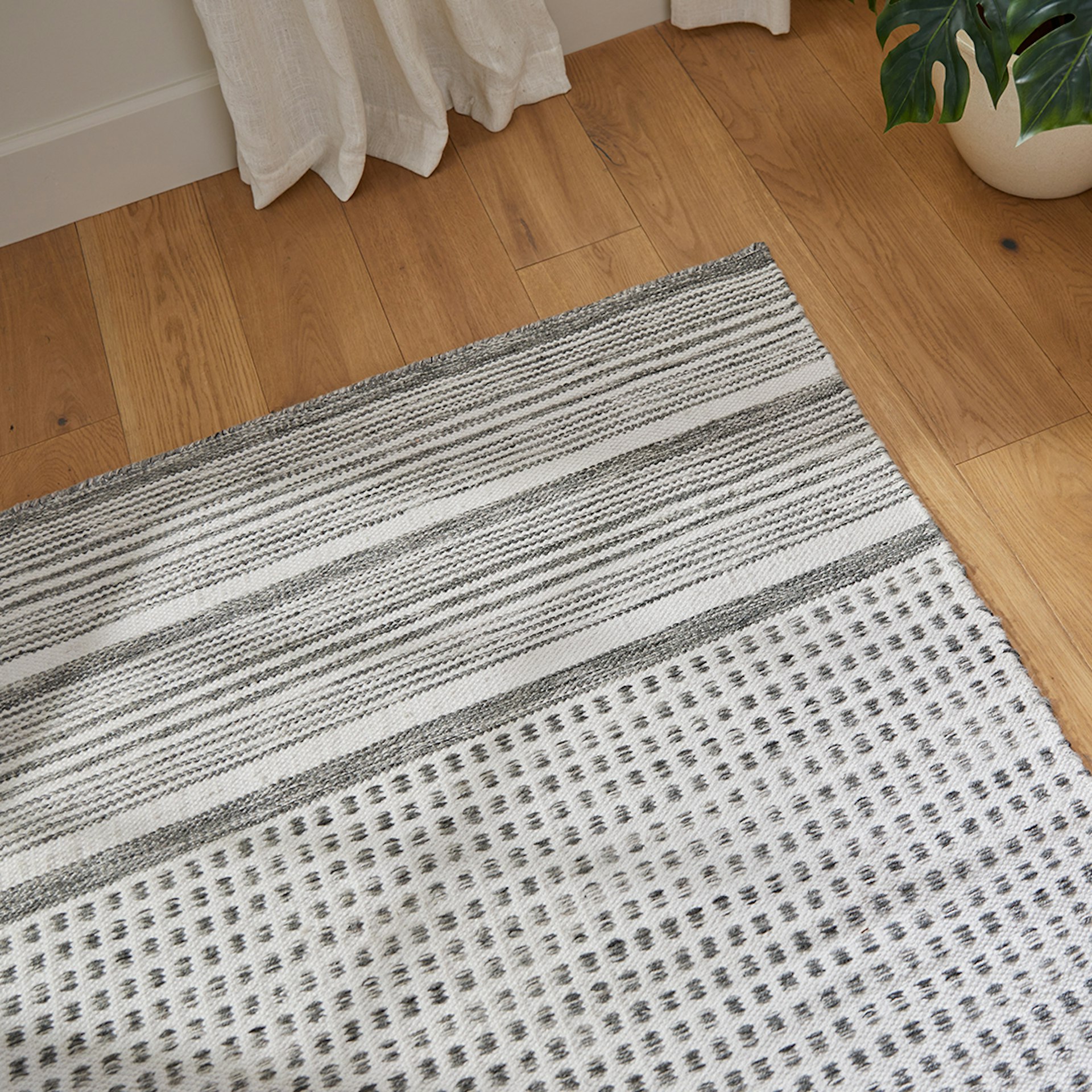 Arroyo 6 x 9 Indoor/Outdoor Rug - Light Gray