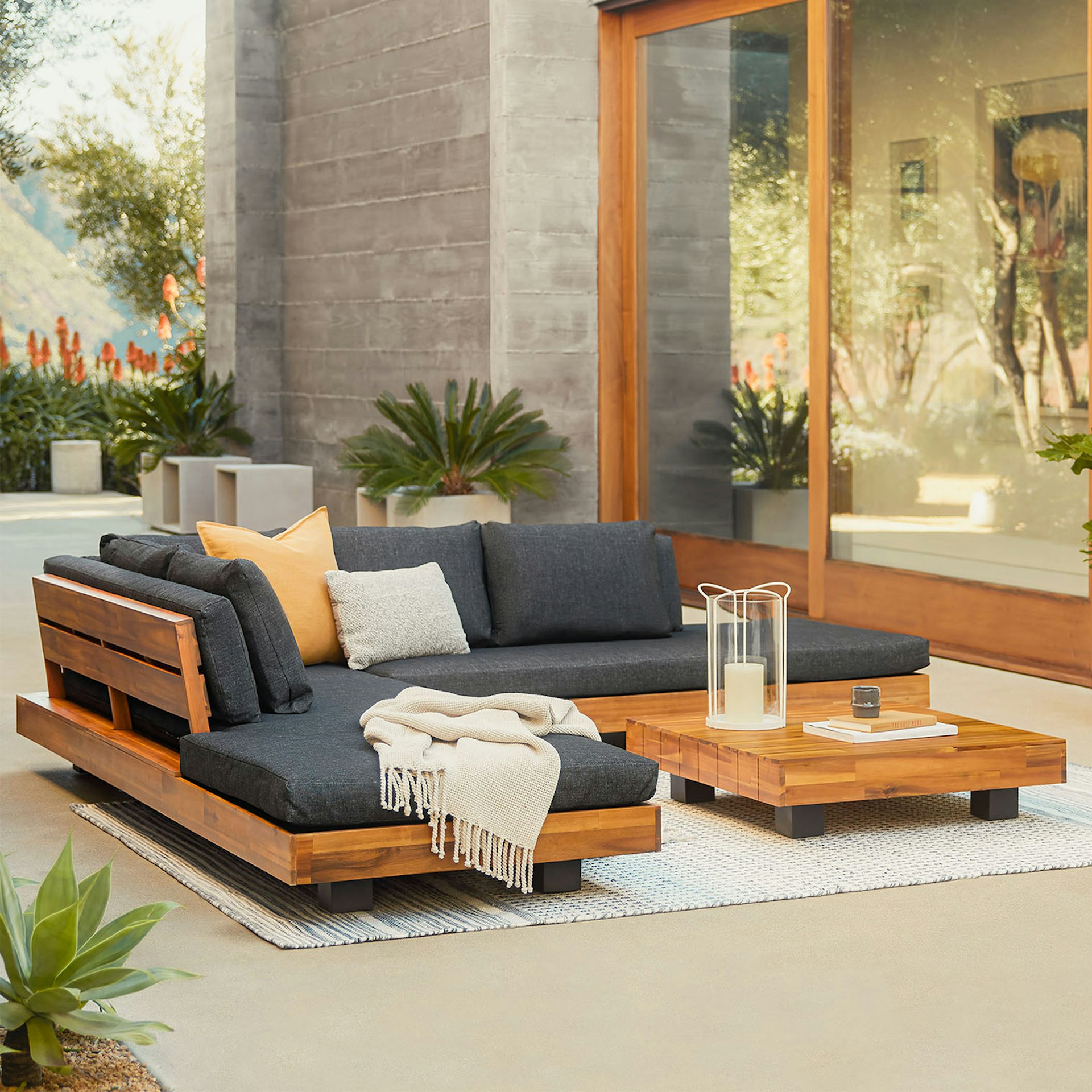Arroyo 6 x 9 Indoor/Outdoor Rug - Light Gray 4 Arroyo 6 x 9 Indoor/Outdoor Rug - Light Gray