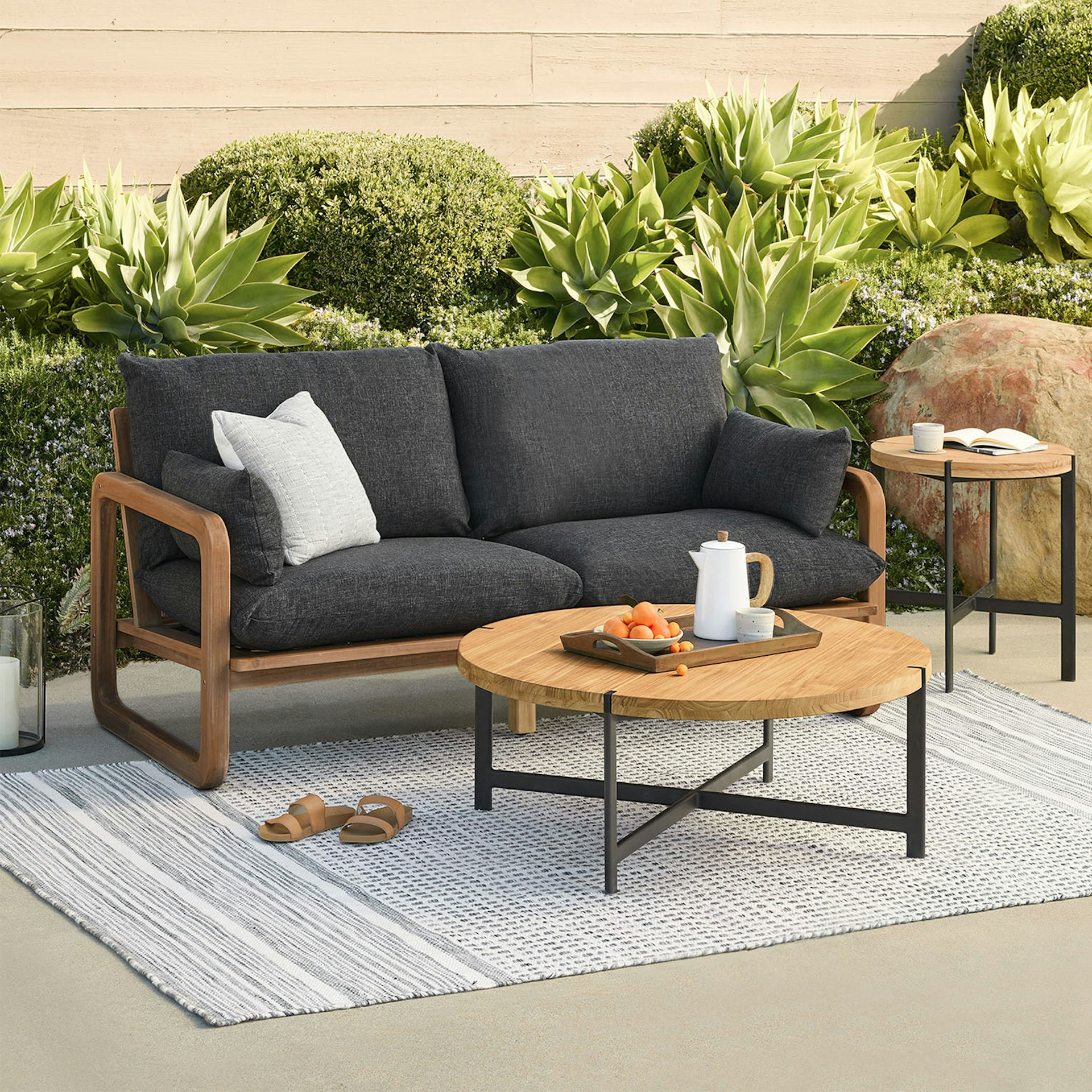 Arroyo 6 x 9 Indoor/Outdoor Rug - Light Gray 5 Arroyo 6 x 9 Indoor/Outdoor Rug - Light Gray